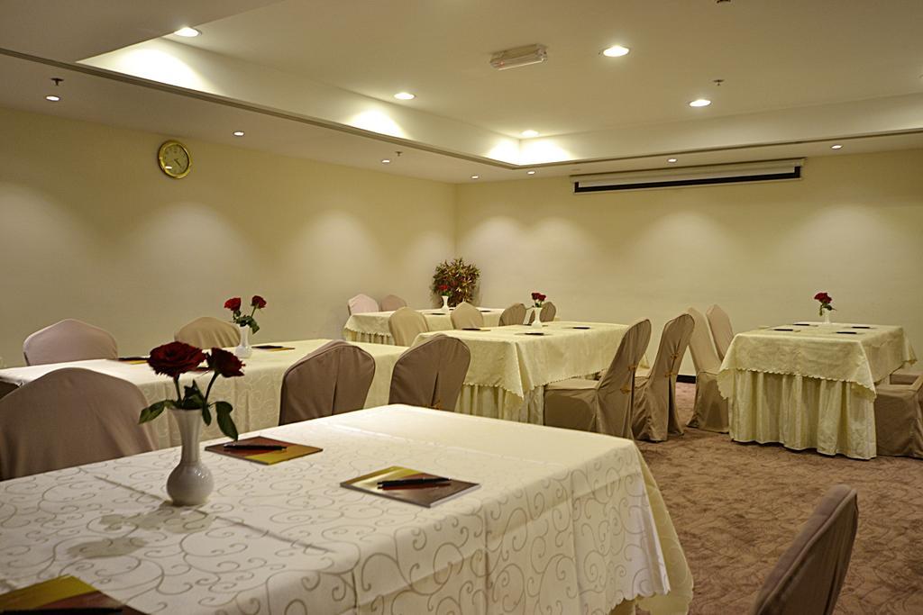 Aryana Hotel Sharjah Buitenkant foto